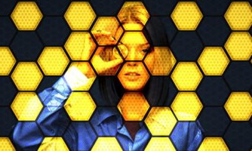 biao深入了解元宇宙与MetaMask：如何在虚拟世界中安全地进行交易/biao

元宇宙, MetaMask, 区块链, 虚拟货币/guanjianci

随着技术的快速发展，元宇宙逐渐成为了数字世界的重要组成部分。它不仅仅是一个在线平台，更是一个虚拟现实与社交互动的综合体。在这个充满无限可能的空间中，用户可以进行各种活动，包括社交、游戏、投资等。而在用户与这个虚拟世界互动的过程中，安全与隐私问题显得尤为重要。MetaMask作为一种流行的数字钱包，能够帮助用户在元宇宙中进行安全的交易。

什么是元宇宙？
元宇宙（Metaverse）是一个集成了增强现实（AR）、虚拟现实（VR）、区块链和社交网络等多种技术的数字空间。在这里，用户可以以自己的虚拟形象（即“化身”）与其他用户进行互动，进行交易、创造和分享内容。元宇宙经历了多次演变，最初的概念来源于科幻小说，但随着技术的进步，现在它正在逐渐成为现实。如今，企业、游戏开发者和社交媒体平台都在积极探索如何在这一领域进行拓展。

MetaMask的基本功能
MetaMask是一个基于以太坊的数字钱包，它不仅可以存储和管理加密货币，还允许用户与去中心化应用（DApp）进行互动。其主要功能包括：
ul
    listrong资产管理：/strong用户可以在MetaMask中存储以太坊及其各类代币，轻松进行管理。/li
    listrong安全交易：/strongMetaMask提供了私钥管理功能，确保用户的资产安全。/li
    listrongDApp访问：/strong用户可以直接在MetaMask中浏览和使用去中心化应用，提高与区块链世界的互动性。/li
    listrong用户友好的界面：/strongMetaMask的界面，适合各种级别的用户。/li
/ul

为何选择MetaMask？
在元宇宙中选择正确的数字钱包非常重要。MetaMask因其如下优势而受到用户青睐：
ul
    listrong去中心化：/strongMetaMask是一个去中心化的钱包，用户完全控制其私钥，而非存储在中心化的服务器上。/li
    listrong社区支持：/strongMetaMask拥有强大的用户社区，用户可以轻松获取支持和灵感。/li
    listrong跨平台支持：/strongMetaMask支持多种设备，包括浏览器扩展、手机应用等，方便用户在不同平台上使用。/li
/ul

如何在元宇宙中使用MetaMask进行交易？
在元宇宙中进行交易的流程相对简单，但需要注意安全性：
ol
    listrong安装MetaMask：/strong首先，用户需要在浏览器上安装MetaMask或者下载手机应用，注册并设置钱包。/li
    listrong购买以太坊：/strong用户需通过交易所等渠道购买以太坊，并将其转入MetaMask钱包。/li
    listrong访问元宇宙平台：/strong选择一个感兴趣的元宇宙平台，并通过MetaMask进行登录连接。/li
    listrong进行交易：/strong用户可在平台内进行各种交易，如购买虚拟物品、参与活动等。/li
/ol

安全性与隐私
在数字时代，安全性和隐私是每个用户最关心的问题之一。在使用MetaMask时，用户需要做好以下几点：
ul
    listrong保护私钥：/strong用户的私钥是控制钱包的唯一凭证，切勿泄露给他人。/li
    listrong定期更新密码：/strong定期更新MetaMask账户的密码，以增强安全防护。/li
    listrong启用二步验证：/strong在相关平台上使用二步验证，增加额外的安全层。/li
    listrong谨慎点击链接：/strong避免通过电子邮件或社交媒体打开陌生链接，以防被钓鱼攻击。/li
/ul

MetaMask与其他数字钱包的比较
尽管市场上有许多数字钱包可供选择，MetaMask仍有其独特优势。相较于其他数字钱包，MetaMask在以下几个方面表现突出：
ul
    listrong易用性：/strongMetaMask的用户界面友好，特别适合入门用户。/li
    listrongDApp兼容性：/strong较多数字钱包不能与某些DApp兼容，而MetaMask则几乎可以支持所有主流DApps。/li
    listrong社区活跃度：/strongMetaMask拥有庞大的用户基础和活跃的社区支持，有助于用户获取帮助和建议。/li
/ul

展望未来：元宇宙与数字钱包的发展趋势
随着元宇宙的不断成熟，数字钱包的发展将迎来新的机遇与挑战。用户在未来的数字环境中将更注重安全与便捷，而MetaMask等钱包有望通过不断迭代与创新来满足用户需求。我们可以预见到，以下几个趋势将会影响数字钱包的未来发展：
ul
    listrong增强的安全特性：/strong伴随着网络攻击的增加，钱包厂商将更注重安全性，为用户提供更好的保护。/li
    listrong去中心化的进一步普及：/strong随着去中心化金融（DeFi）的发展，传统金融服务将逐渐与数字钱包结合，推动行业变革。/li
    listrong用户体验：/strong继续改善用户体验，简化复杂的交易流程，是未来钱包发展的重要方向。/li
/ul

常见问题解答

1. 元宇宙中的虚拟资产有哪些？
元宇宙中的虚拟资产多种多样，包括虚拟土地、数字艺术、游戏装备等。这些资产通常以NFT（非同质化代币）的形式存在，确保每个资产的独特性和不可替代性。例如，在去中心化的游戏中，玩家可以拥有和交易独特的角色、装备和皮肤，而这些虚拟资产通常会在以太坊等区块链上记录，以确保所有权的透明和不可篡改。

2. 如何将MetaMask与游戏DApp连接？
要将MetaMask与游戏DApp连接，用户需要首先确保已安装MetaMask并创建了钱包。在访问游戏DApp网站时，通常会提示连接钱包，用户只需要点击“连接MetaMask”按钮，按照提示授权即可。完成连接后，用户便可在游戏中进行交易、购买道具或参与活动。

3. 使用MetaMask有哪些常见问题？
用户在使用MetaMask时，可能会遇到如下问题：
ul
    listrong无法访问钱包：/strong检查是否输入正确的密码，确保MetaMask已成功安装并启用。/li
    listrong交易失败：/strong可能是由于网络拥堵或Gas费用设置过低，用户可尝试增加Gas费用重新发起交易。/li
    listrong找不到资金：/strong确保用户通过正确的以太坊地址充值，并检查网络状态。/li
/ul

4. 元宇宙对社交互动的影响是什么？
元宇宙通过创造沉浸式体验，改变了社交互动的方式。用户在元宇宙中可以通过虚拟形象互动，参加活动，甚至进行社交聚会。与现实生活相比，这种方式打破了地理限制，让人们能够克服时空距离进行交流。此外，许多社交平台已经与游戏和虚拟世界相结合，进一步增强了用户的社交体验。这种新型的社交方式鼓励用户更加勇敢地表达自己，拓宽交友圈子。

5. 如何确保在MetaMask中交易的安全性？
为了确保在MetaMask中的交易安全，用户应遵循以下最佳实践：
ul
    listrong定期备份钱包：/strong确保备份助记词，并将其妥善保管，不轻易泄露。/li
    listrong使用强密码：/strong创建一个复杂的密码，并以安全的方式保存。/li
    listrong避免公共Wi-Fi：/strong尽量避免在公共网络下进行敏感交易，以免被黑客监控。/li
    listrong启用二次验证：/strong在支持的情况下，启用二次验证，提高账户安全性。/li
/ul

6. 元宇宙未来的发展趋势是什么？
元宇宙作为一个新兴领域，未来将可能出现以下发展趋势：
ul
    listrong跨平台互操作性：/strong不同元宇宙平台之间的互通将成为趋势，用户可以跨平台自由交易和社交。/li
    listrong更加沉浸的体验：/strong随着虚拟现实技术的进步，用户将在元宇宙中获得更加真实的互动体验。/li
    listrong社会责任：/strong随着技术的普及，平台对此类虚拟空间中的行为将面临更严格的规范和审查，以维护社交环境。/li
/ul

总的来说，元宇宙与MetaMask为用户提供了一个丰富而安全的参与虚拟世界的方式。随着技术的不断演进和用户需求的增加，这一领域将会持续发展，带来更多创新和机遇。